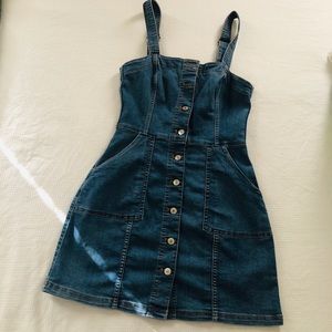 Denim dress !